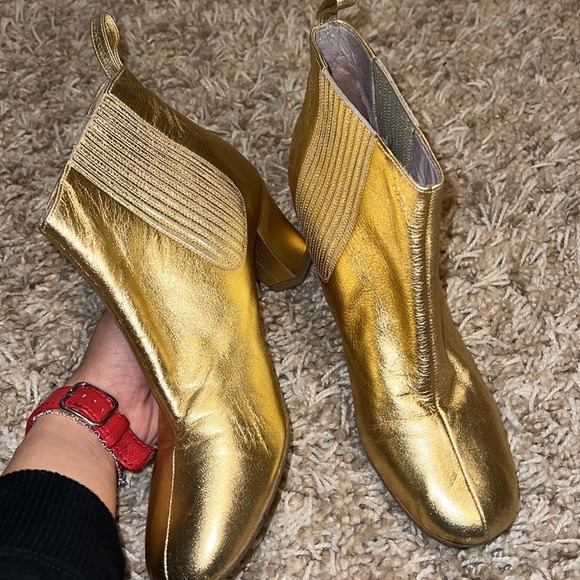 Marc by Marc Jacobs Gold Leather Ankle Boots. Size 39.5/8.5 - Picture 5 of 9